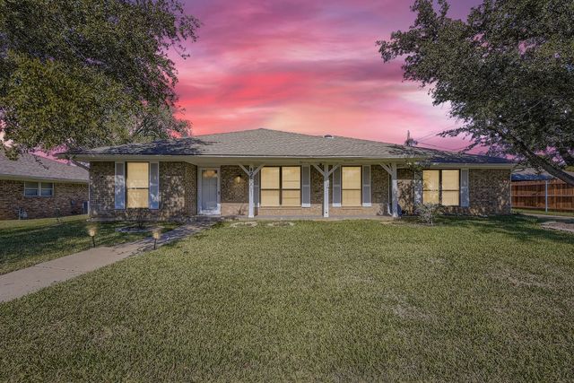 2801 Peachtree Lane, Pantego, TX 76013