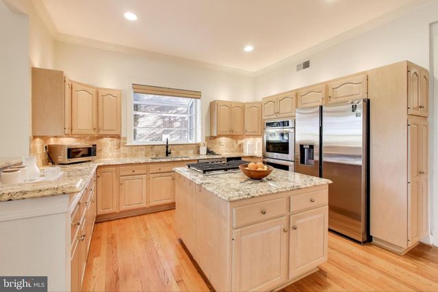 7806 FOX GATE CT, Bethesda, MD 20817