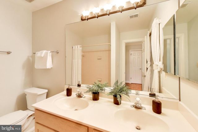 7806 FOX GATE CT, Bethesda, MD 20817