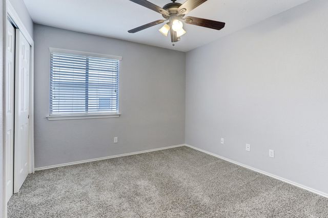 211 Hyltin ST, Hutto, TX 78634