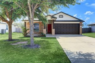 211 Hyltin ST, Hutto, TX 78634