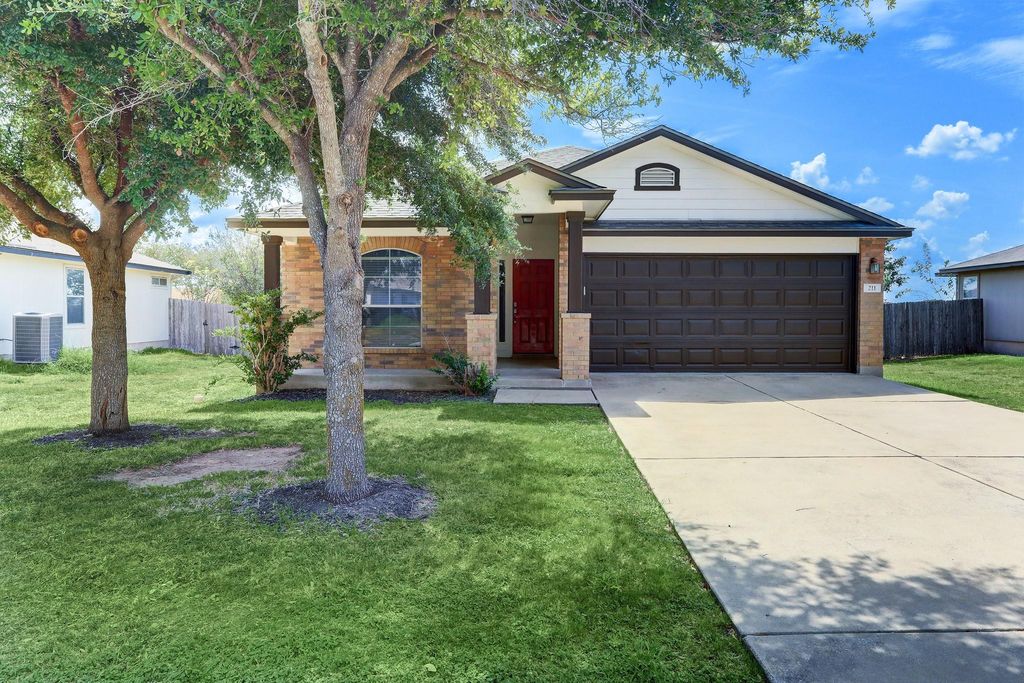 211 Hyltin ST, Hutto, TX 78634