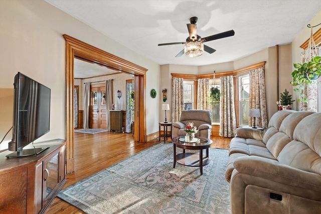 53 Grove St, Winchendon, MA 01475