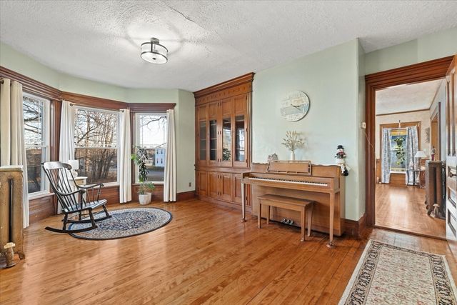 53 Grove St, Winchendon, MA 01475