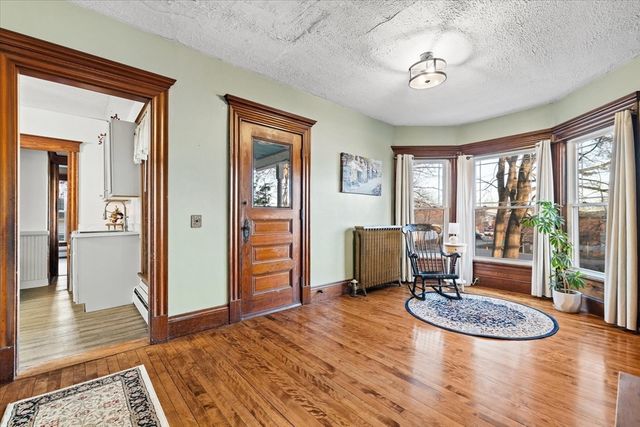 53 Grove St, Winchendon, MA 01475