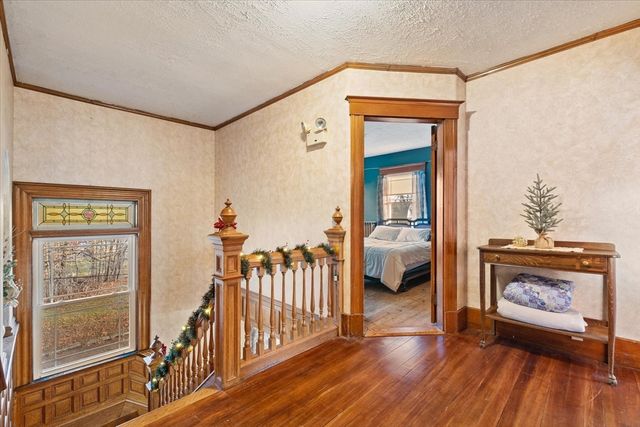 53 Grove St, Winchendon, MA 01475