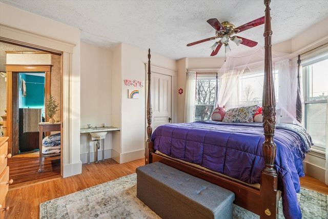 53 Grove St, Winchendon, MA 01475