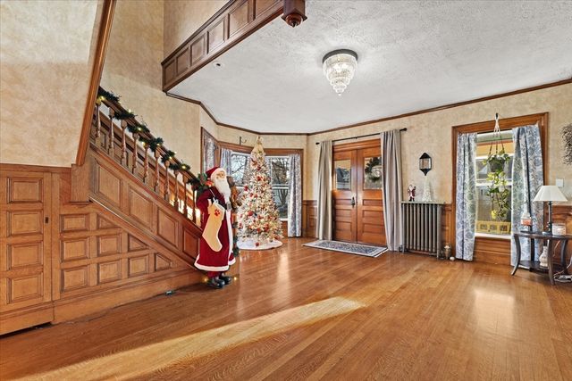 53 Grove St, Winchendon, MA 01475