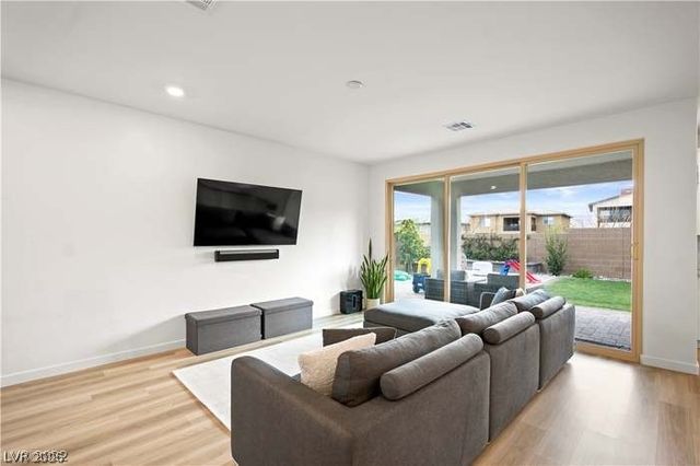 741 Foreign Reef Way, Las Vegas, NV 89138