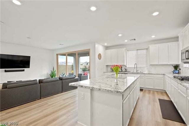 741 Foreign Reef Way, Las Vegas, NV 89138