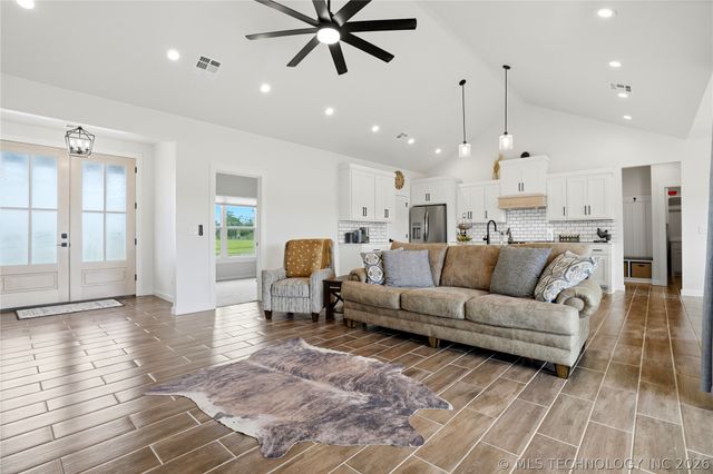 9862 N 49th Street East, Wagoner, OK 74467