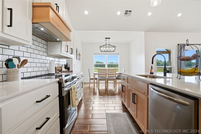 9862 N 49th Street East, Wagoner, OK 74467