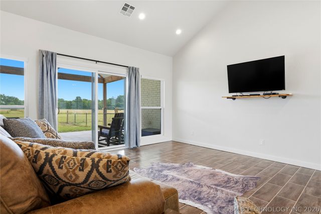 9862 N 49th Street East, Wagoner, OK 74467