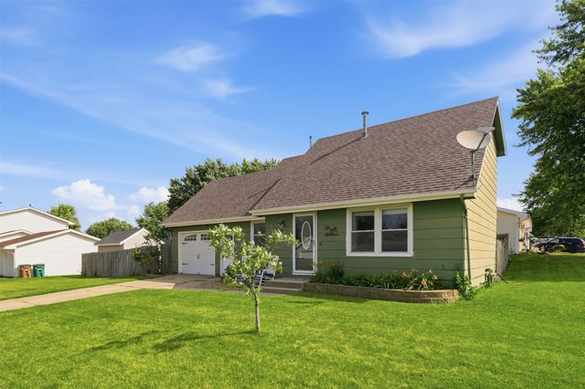 1006 Lincoln Street SE, Bondurant, IA 50035