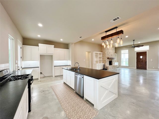 1141 Veal Station Road, Weatherford, TX 76085