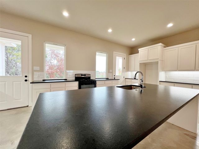 1141 Veal Station Road, Weatherford, TX 76085