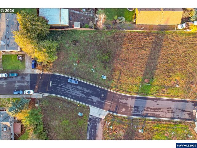 1479-1491 Barn St, Woodburn, OR 97071