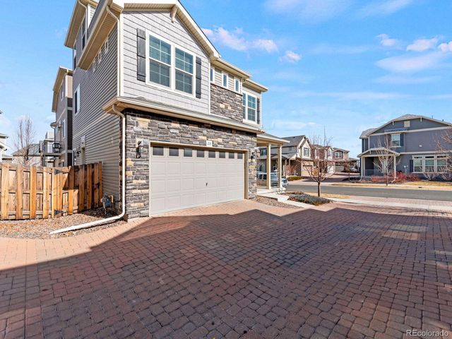 231 S Old Hammer Court, Aurora, CO 80018