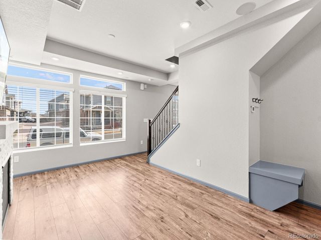 231 S Old Hammer Court, Aurora, CO 80018