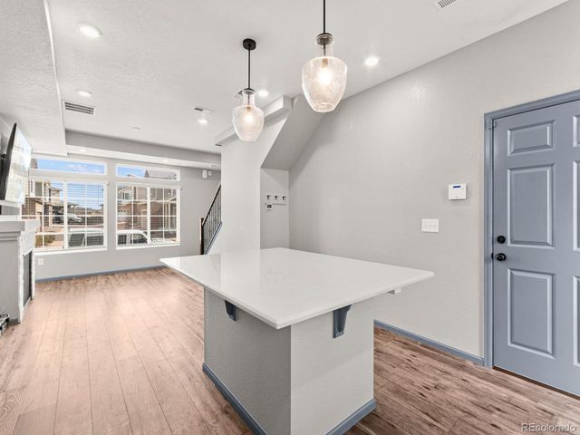 231 S Old Hammer Court, Aurora, CO 80018