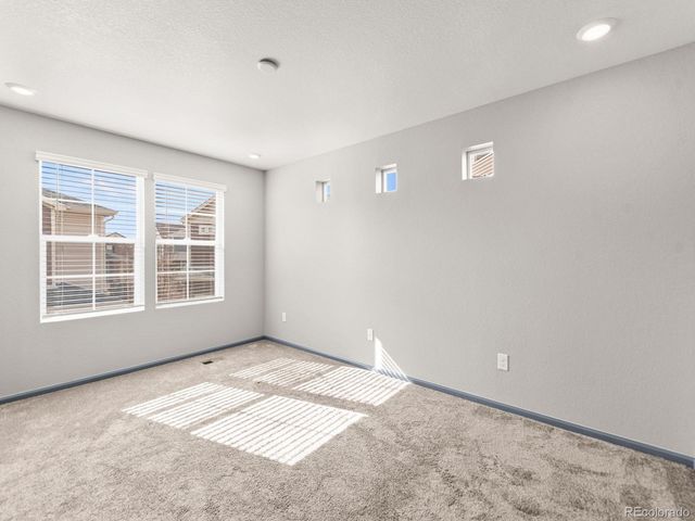 231 S Old Hammer Court, Aurora, CO 80018