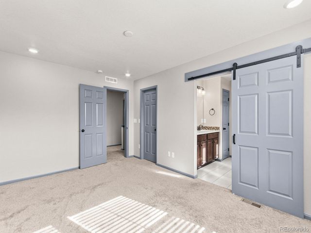 231 S Old Hammer Court, Aurora, CO 80018