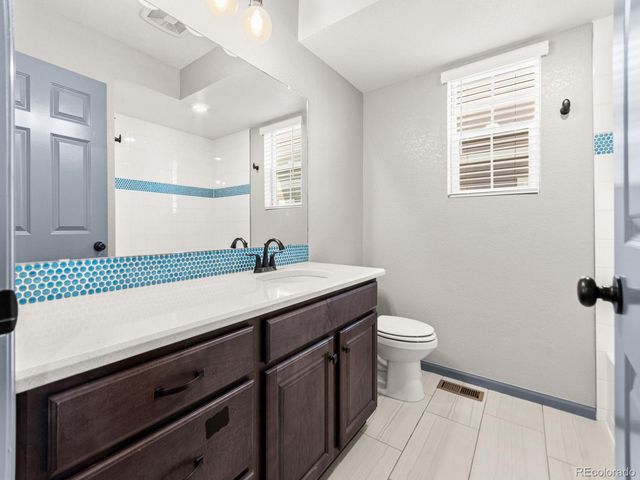 231 S Old Hammer Court, Aurora, CO 80018