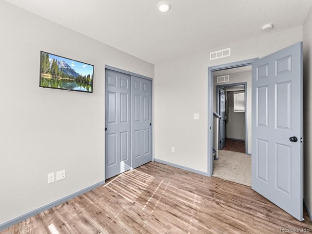 231 S Old Hammer Court, Aurora, CO 80018