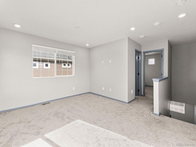 231 S Old Hammer Court, Aurora, CO 80018