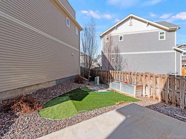231 S Old Hammer Court, Aurora, CO 80018
