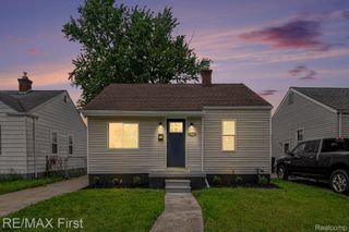 27825 Van Howe Street, Roseville, MI 48066