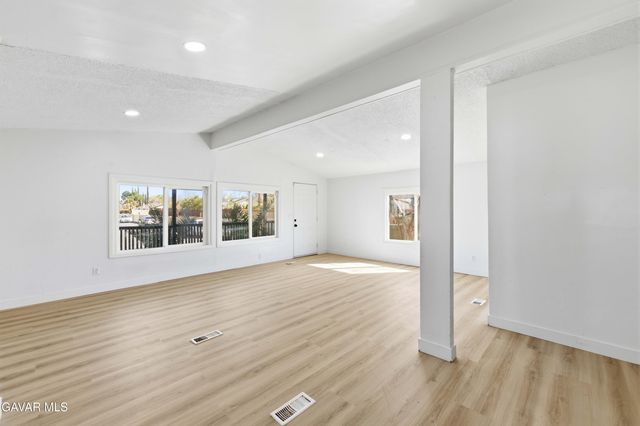 3524 E Avenue R Spc 243, Palmdale, CA 93550