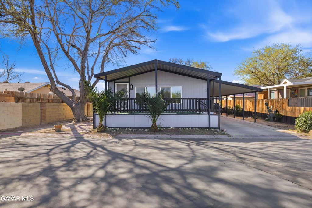 3524 E Avenue R Spc 243, Palmdale, CA 93550