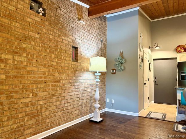 29589 Jefferson Avenue 15, Gibraltar, MI 48173