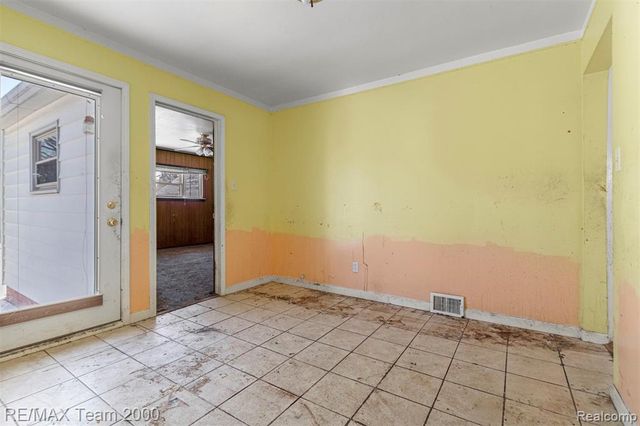 29570 Rosemont Street, Roseville, MI 48066