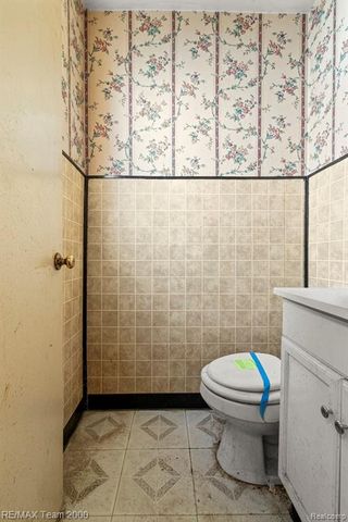 29570 Rosemont Street, Roseville, MI 48066