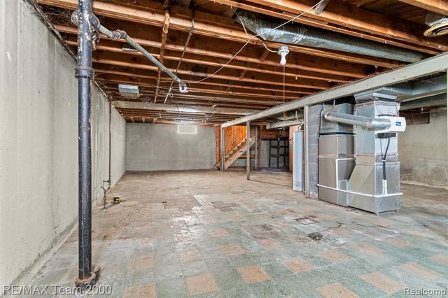 29570 Rosemont Street, Roseville, MI 48066