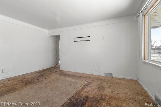 29570 Rosemont Street, Roseville, MI 48066