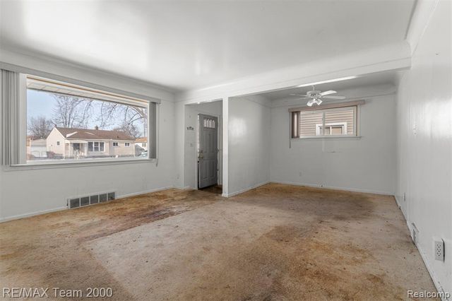 29570 Rosemont Street, Roseville, MI 48066