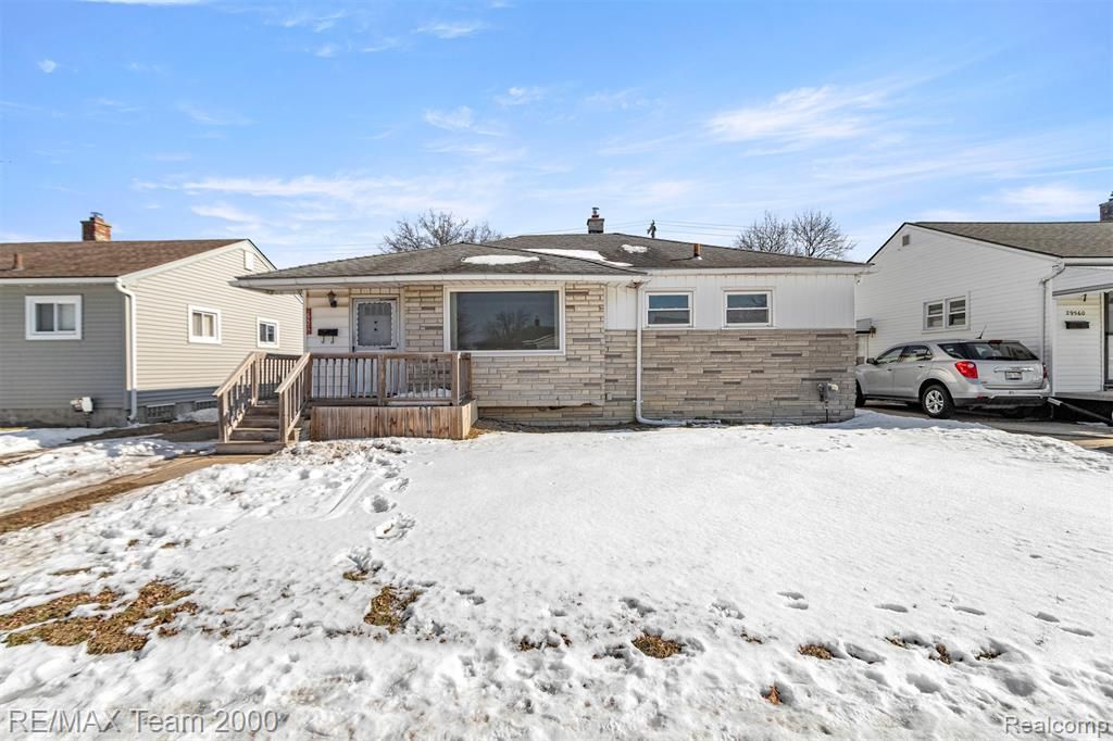 29570 Rosemont Street, Roseville, MI 48066
