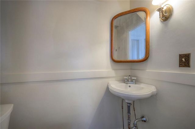 5515 High Drive, Mission Hills, KS 66208