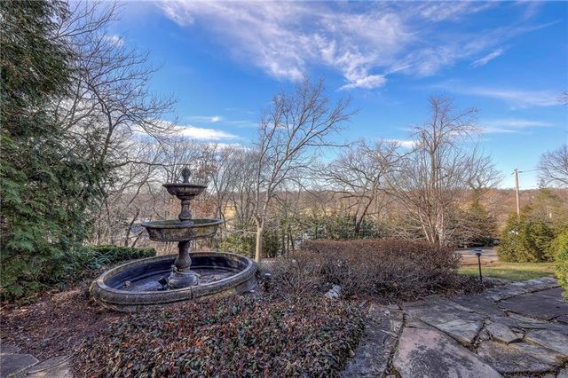 5515 High Drive, Mission Hills, KS 66208