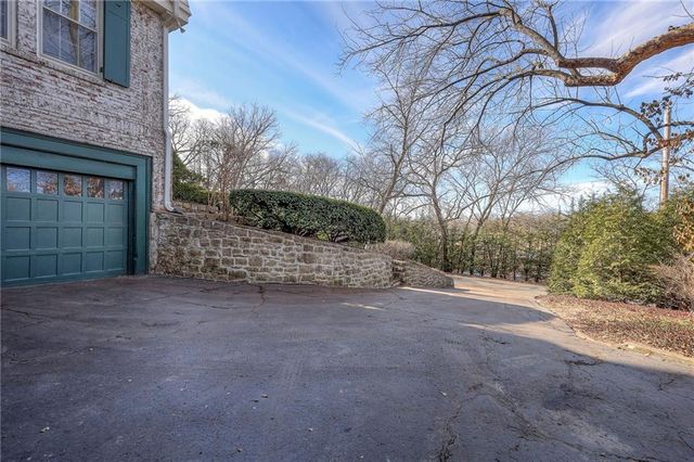 5515 High Drive, Mission Hills, KS 66208