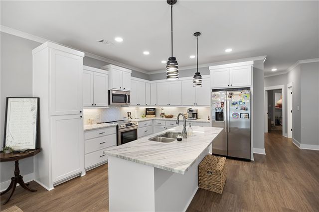 38 Sunset Boulevard, Morrilton, AR 72110