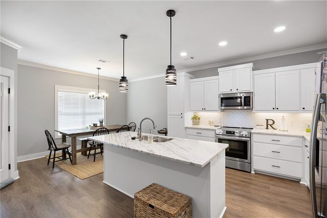 38 Sunset Boulevard, Morrilton, AR 72110