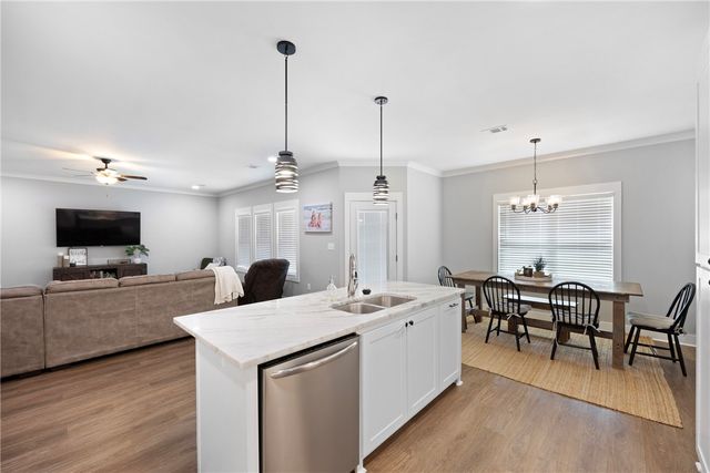 38 Sunset Boulevard, Morrilton, AR 72110