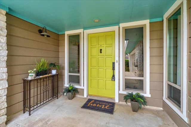 314 Turnstone DR, Buda, TX 78610