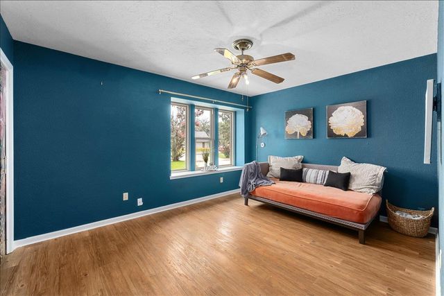 314 Turnstone DR, Buda, TX 78610
