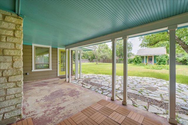 314 Turnstone DR, Buda, TX 78610