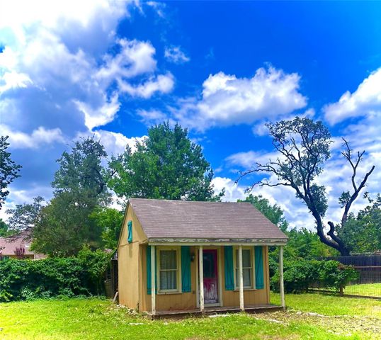 314 Turnstone DR, Buda, TX 78610